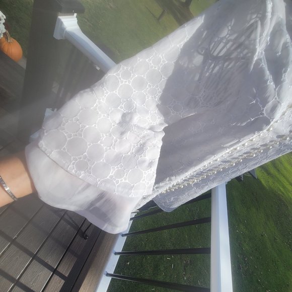 HP! $3/$33 Maurices white top, lightweight lacey print, size L, EUC - Picture 5 of 10